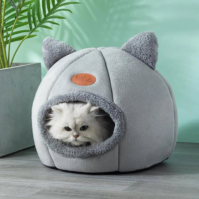 Comfort In Winter Cat Bed